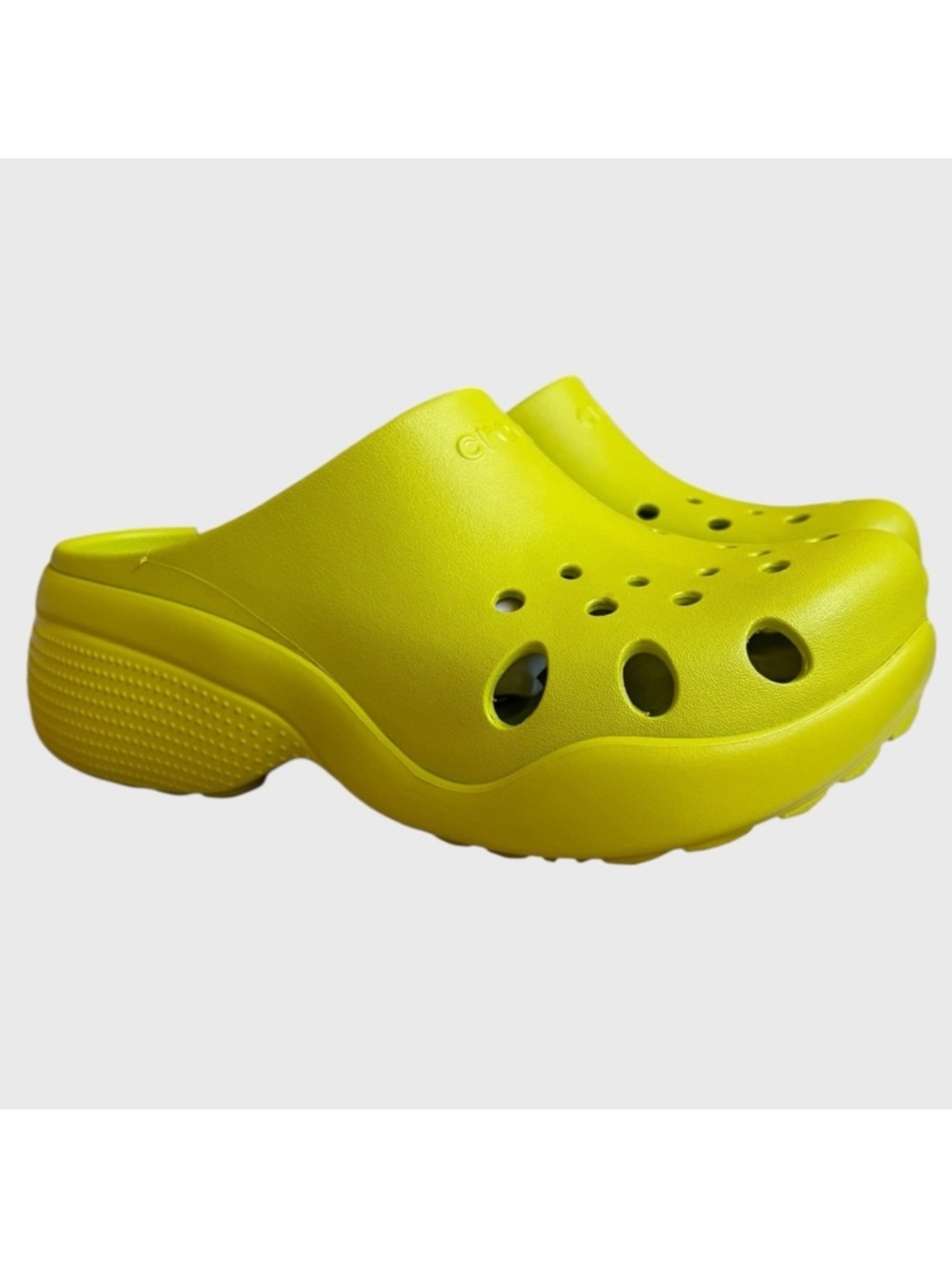 NWT CROCS Aura Clogs in Kiwi Green Women's Size 9 Comfy Summer Minimalist Spring